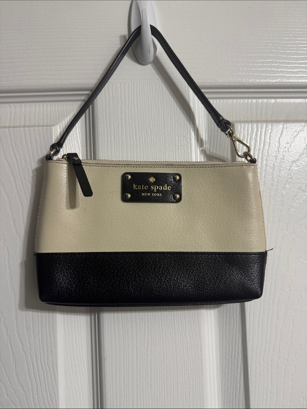 kate spade Black and White Two-Tone Tote with Matching Wristlet - Picture 8 of 13